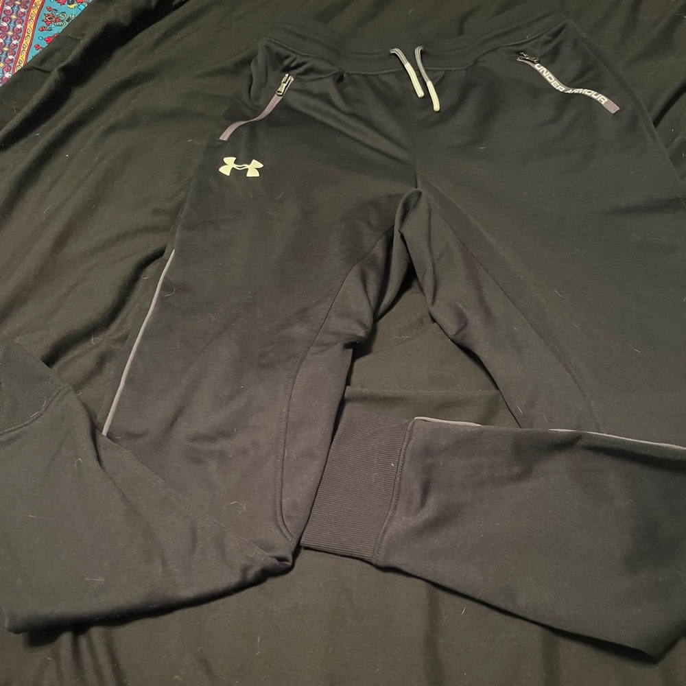 Boys YLG Under Armour jogger pants EUC